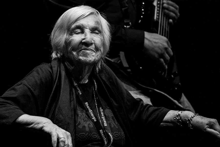 spectrum-projekt-drachenzaehne-esther-bejarano-slider-01